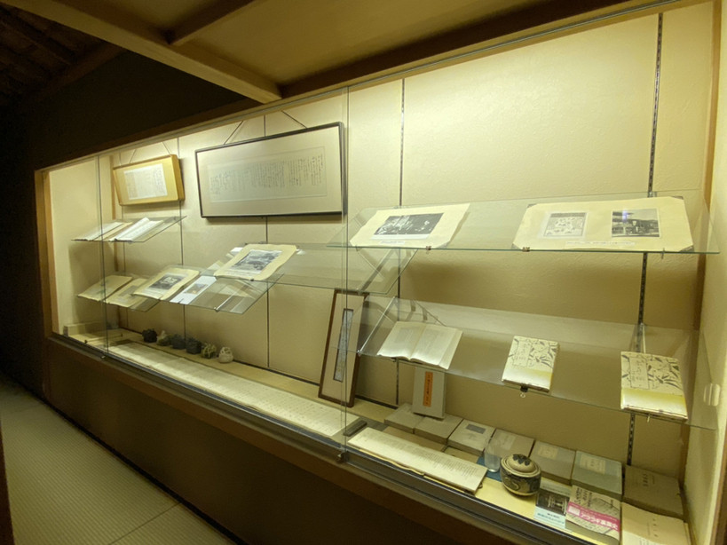 宿にゆかりのある画家や文人の展示品コーナー