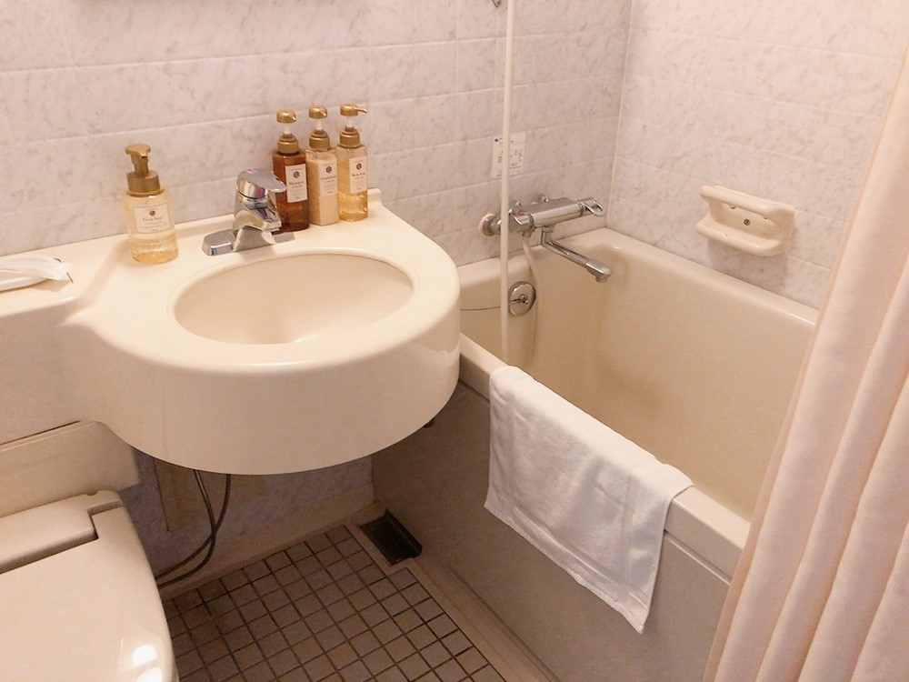 大き目のバスタブ