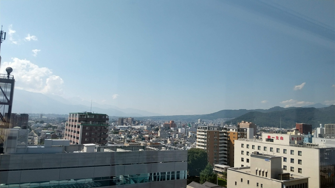 甲府の街並みをのぞむ