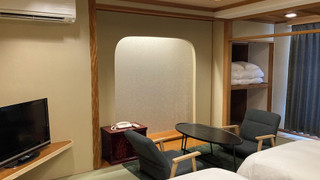 [10畳ツインベッド] バス付 2名定員 禁煙