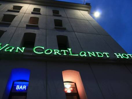 VAN CORTLANDT HOTEL（ファン コートランド ホテル） / 3