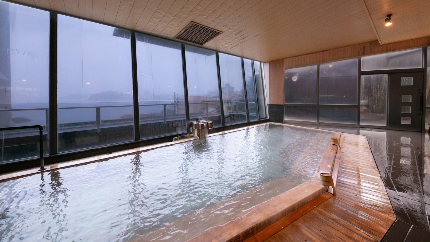 観光に便利な立地！クエや伊勢海老を味わい、温泉に癒やされる休日を4231121