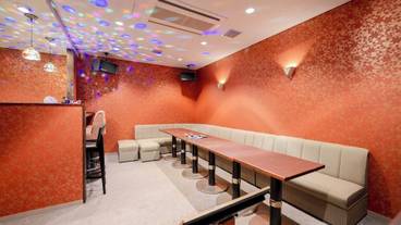 カラオケ ルーム / 3