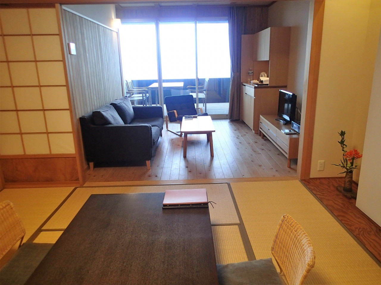 海辺の別荘族気分を味わえるスタイリッシュな宿4067019