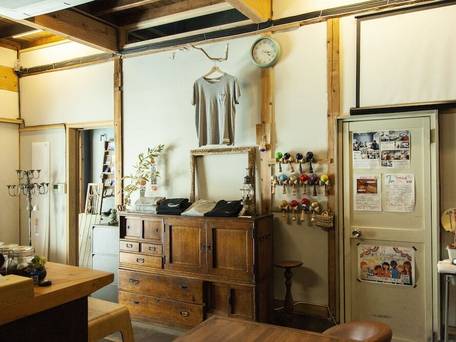 Fukuoka Guesthouse HIVE / 2