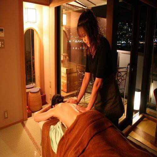 ラウンジやエステで
優雅なひと時を / 2