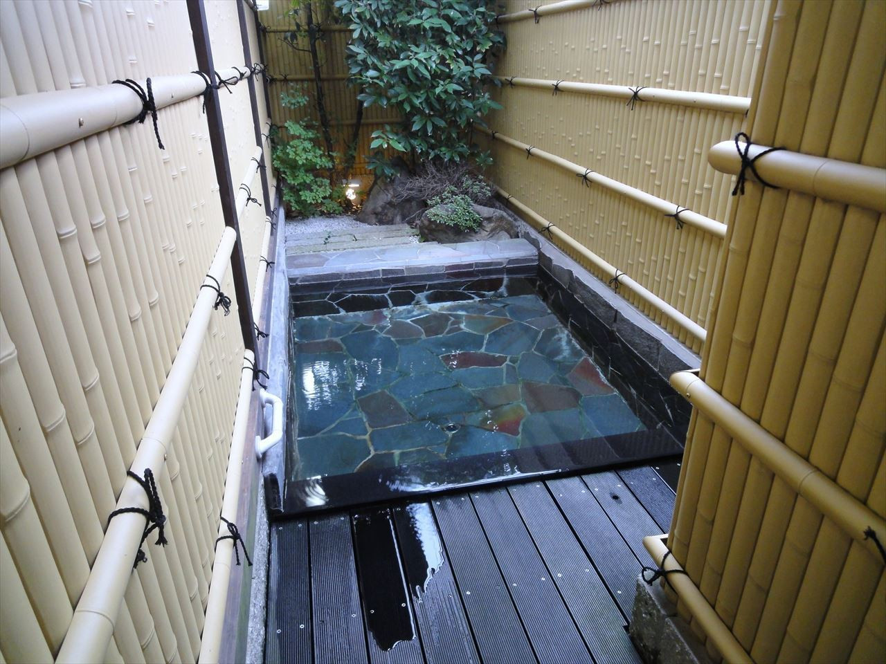 「金平楼」 その他 57479080 (2012.9)露天風呂