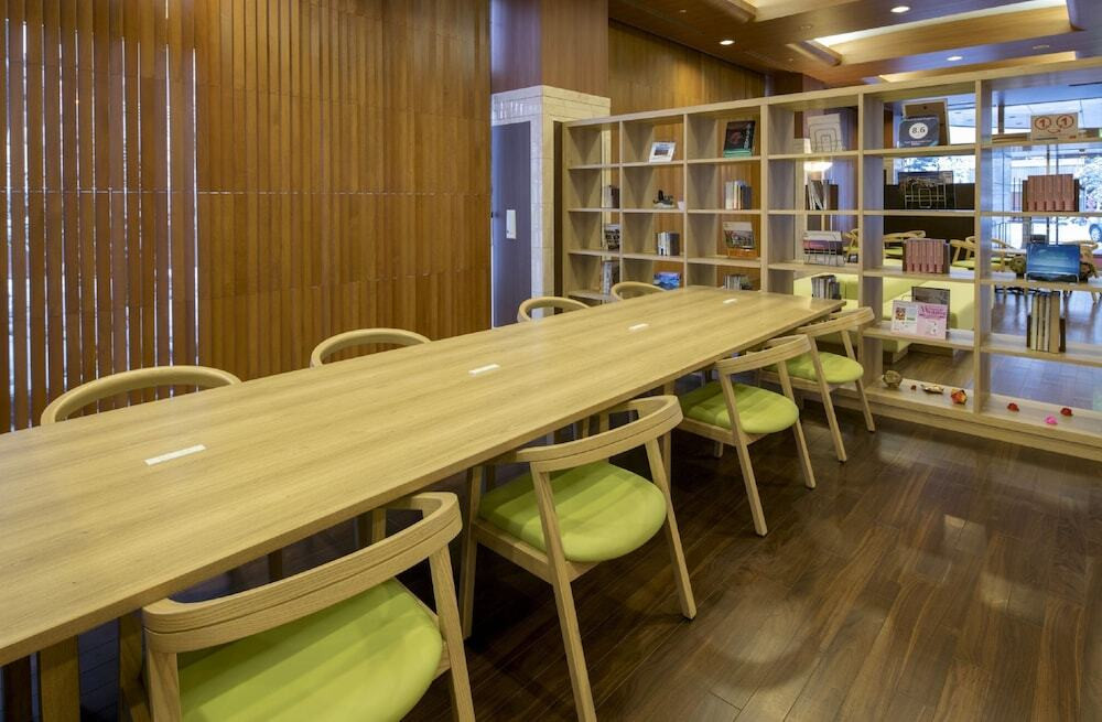 ロビーラウンジ