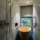 スタイリッシュな
バスルーム / 1