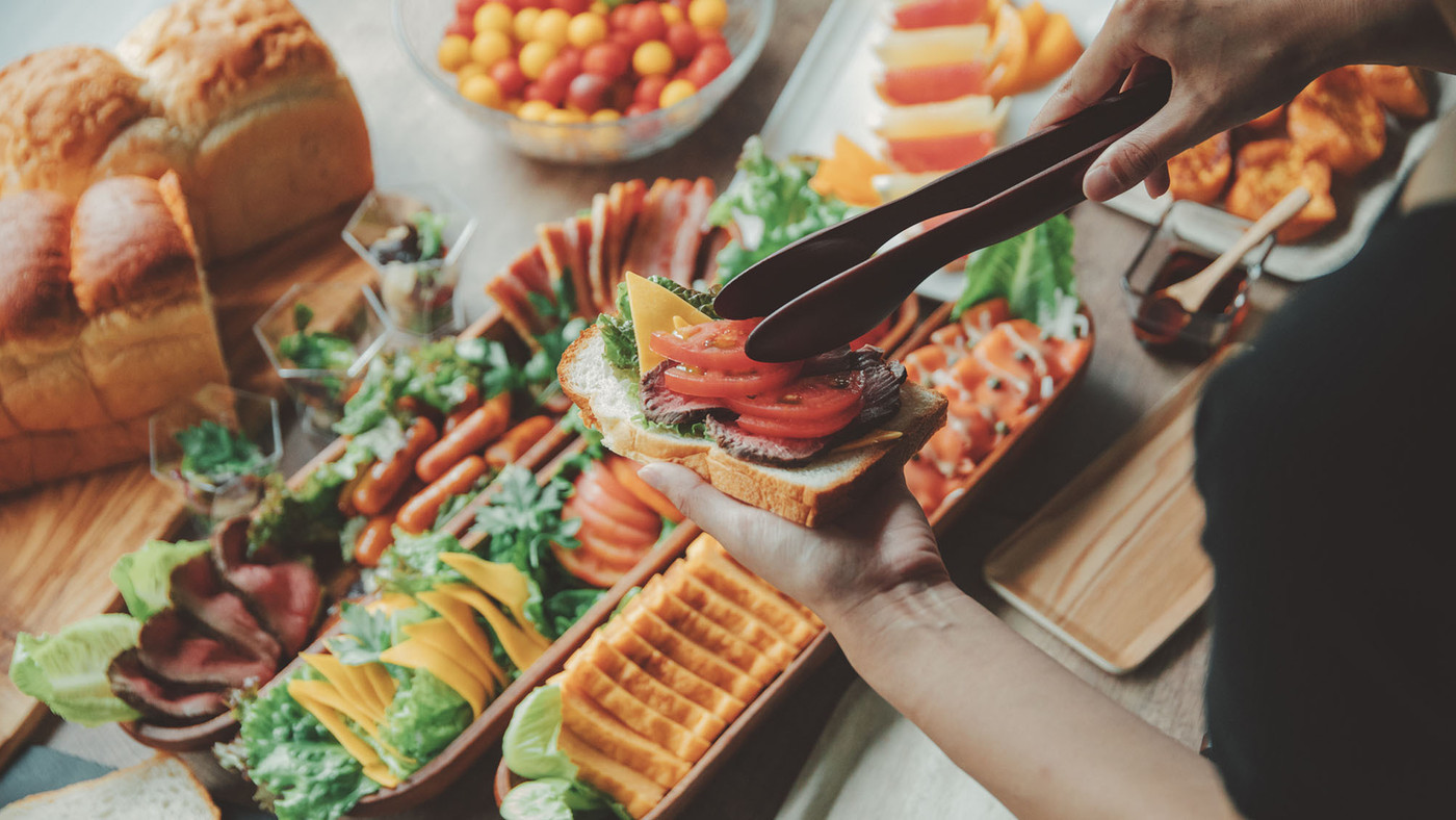 森の中で楽しむヘルシーなごはん3510468