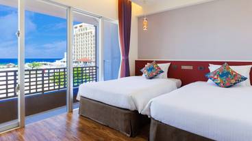 オーシャンビュースイート 寝室 / 3