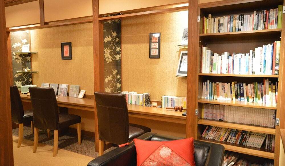 リラックスタイムは
読書に没頭 / 1