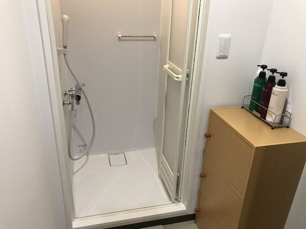 バスルームのシャワー