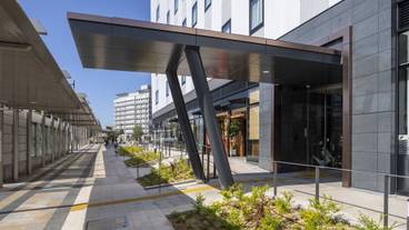 施設の入り口 / 39