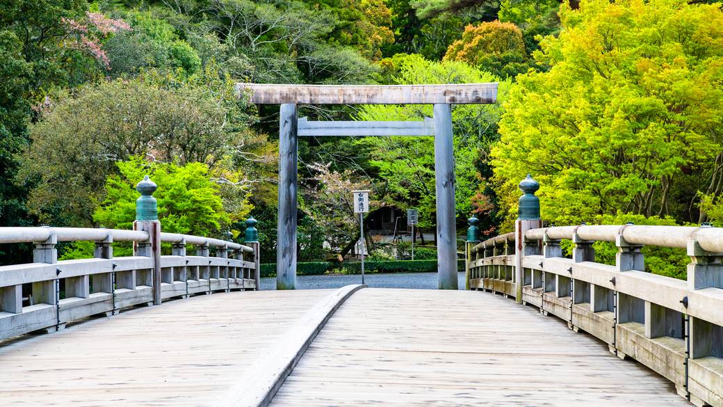 宇治橋と正面の鳥居 / 2