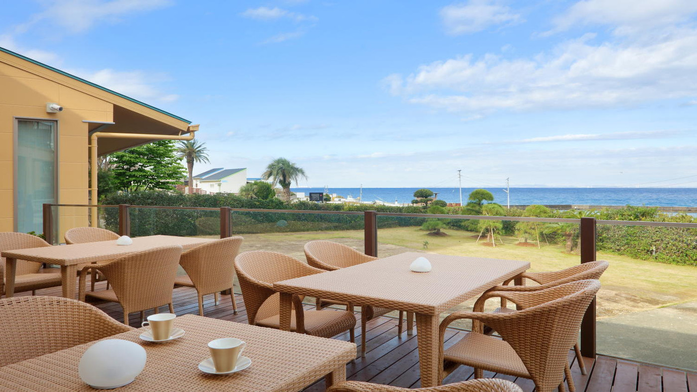 伊勢海老やアワビに舌鼓♡潮風に抱かれた温泉リゾート3392452