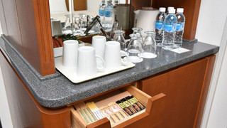 デラックス 4 人部屋 喫煙可 コーナー