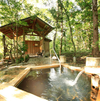 広大な土地に佇む18の離れに、4種類の貸切風呂4251590