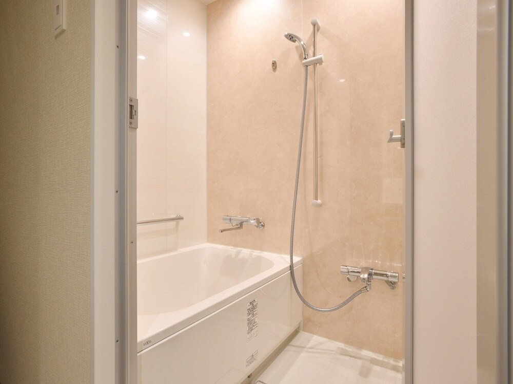 バスルームのシャワー