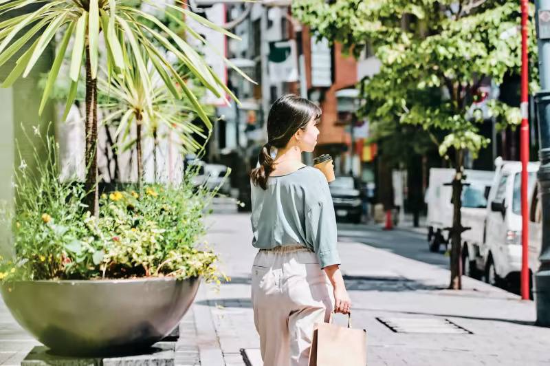 一ツ木通りに面するホテル / 1