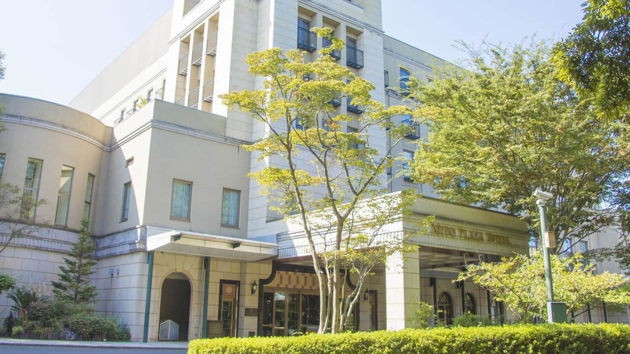  緑に囲まれた海外のような空間で優雅なティータイム3653752