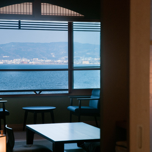 湖側本館客室からの眺望