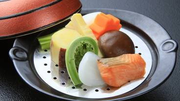 夕食／魚料理一例 / 4