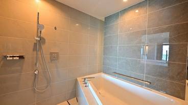 デラックススイートのバスルーム例 / 9