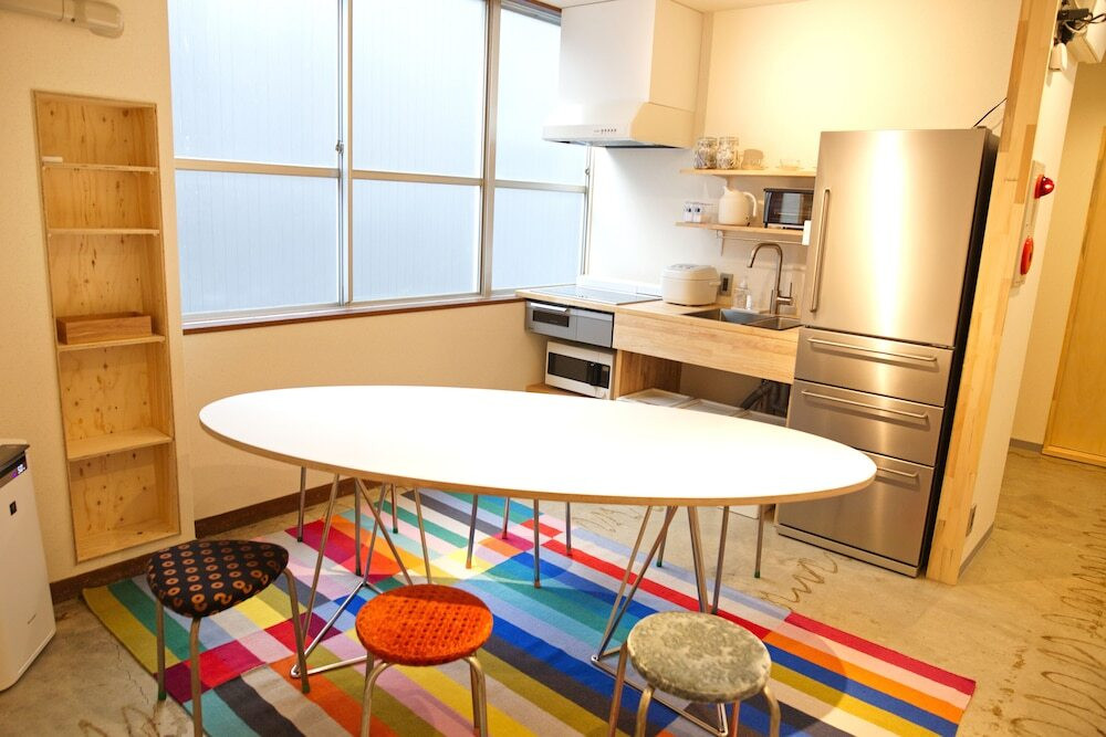 客室内のダイニングエリア