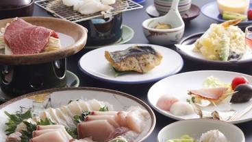 旅館のお食事処 / 18