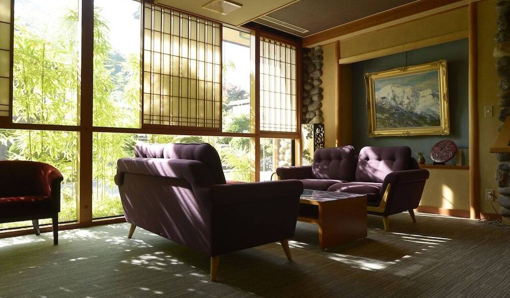 ロビーラウンジ / 1