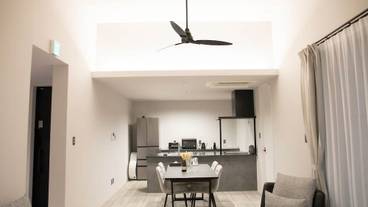 客室内のダイニングエリア / 3