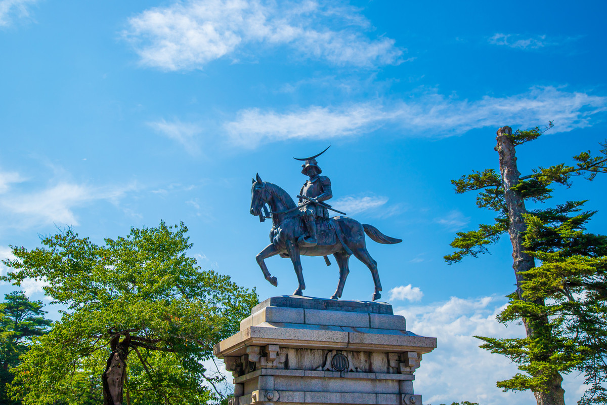 仙台城跡 伊達政宗公の騎馬像