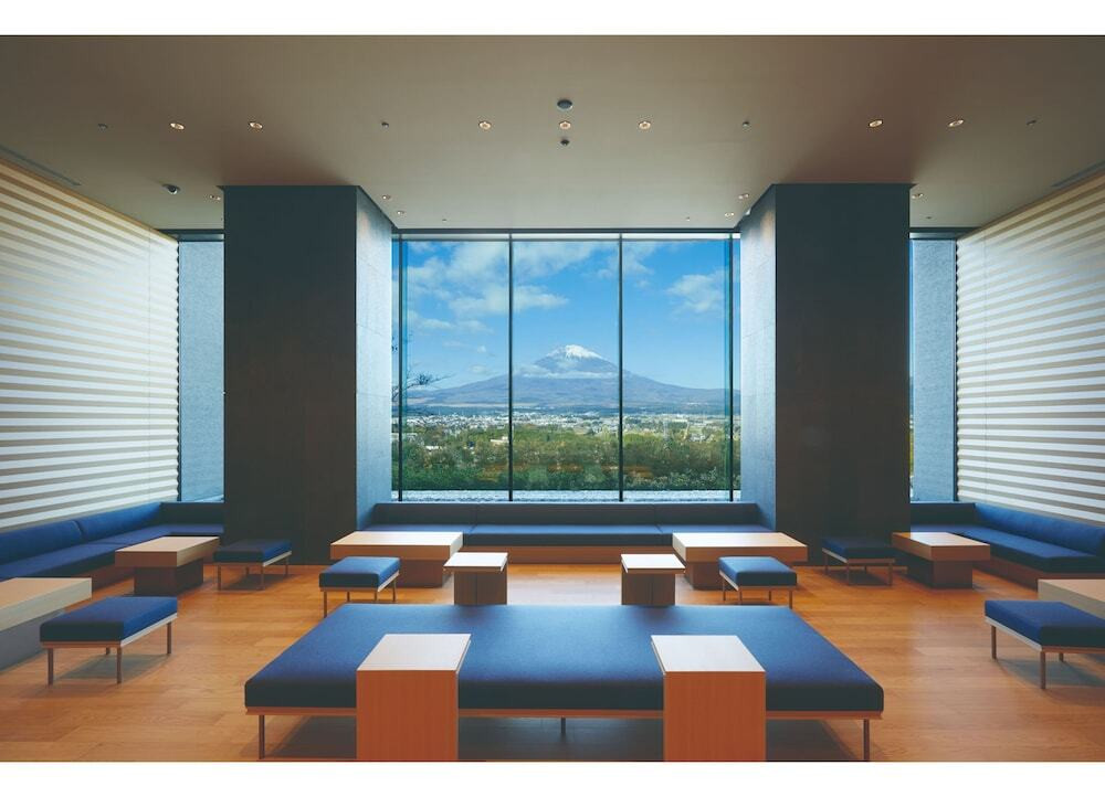 アウトレットでお買い物の後は、富士山の絶景と温泉でリフレッシュ3996708