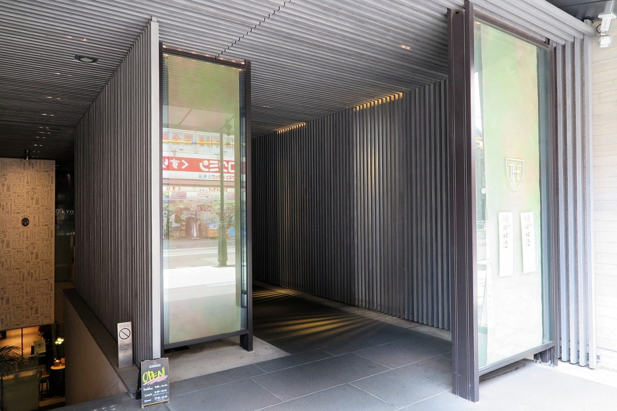 入口は小ぢんまり