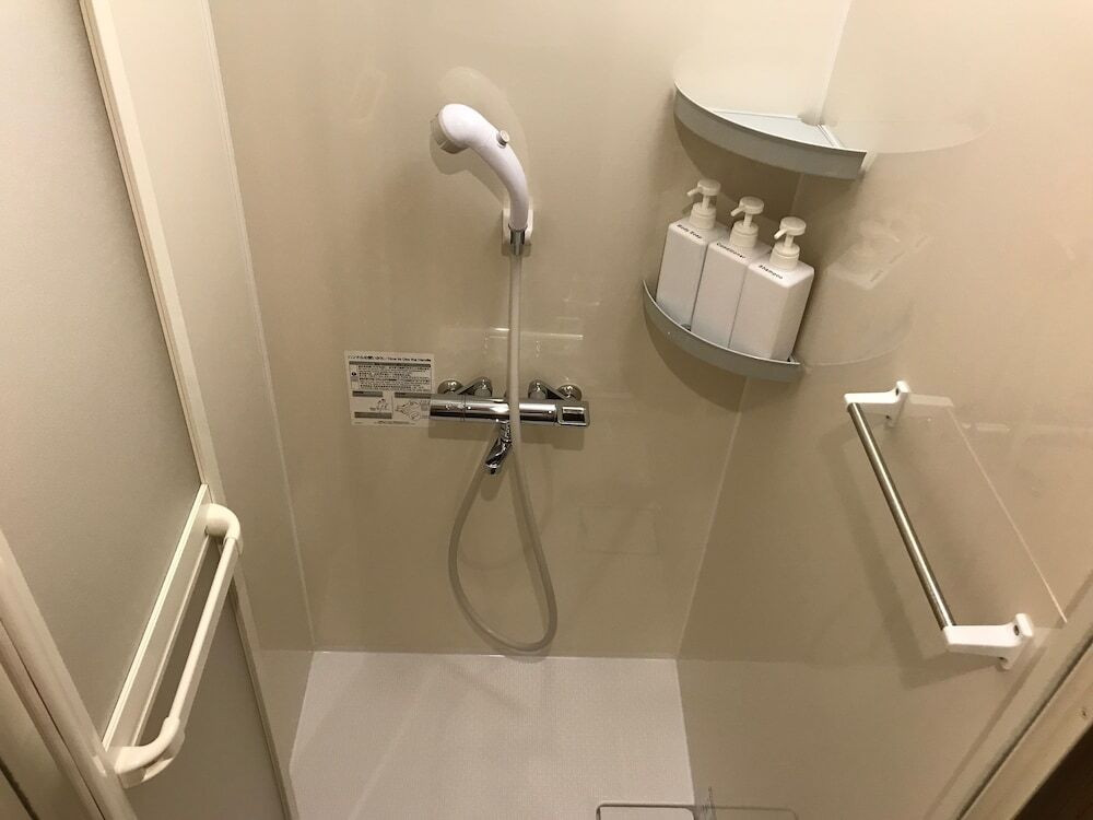 バスルームのシャワー