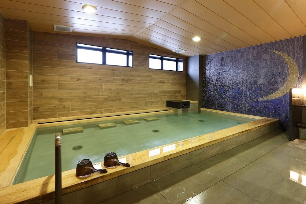 「フカヒレ茶碗蒸し」や「牛たん入り朝カレー」など地元グルメに舌鼓4074250