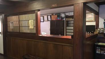 フロントデスク / 3