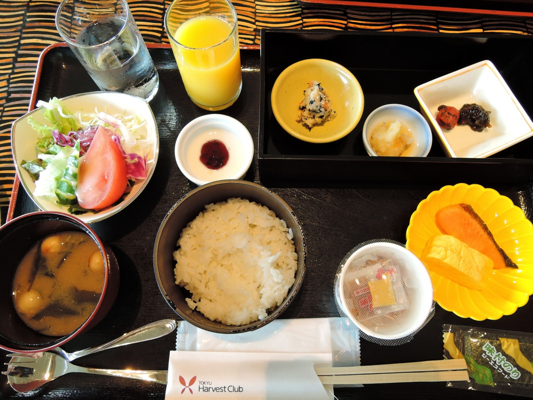 朝食　和食がメイン　