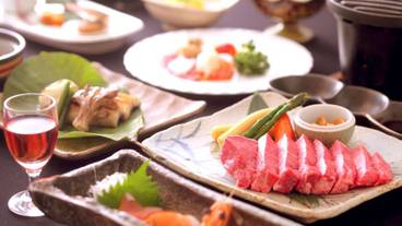 旅館のお食事処 / 14