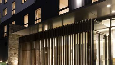 施設の入り口 / 13