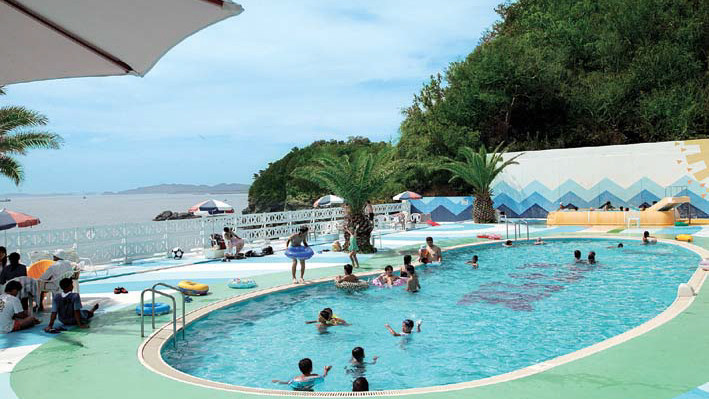 キッズプールの水深浅めで安心♪夕日が眺められる客室も！3965327