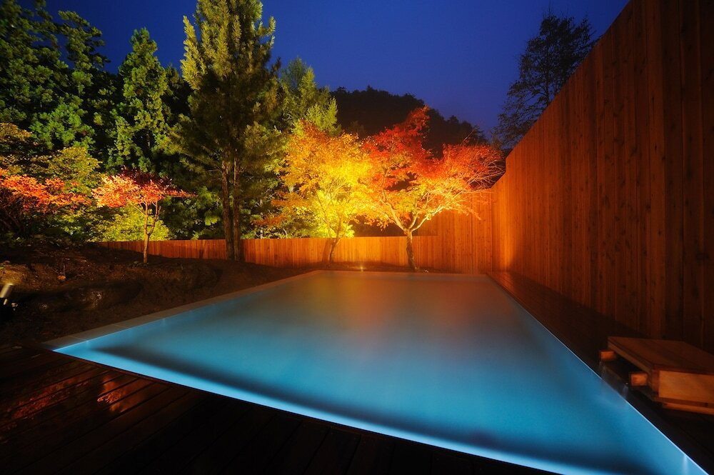 木のぬくもりに包まれる宮大工建設の温泉旅館3489150