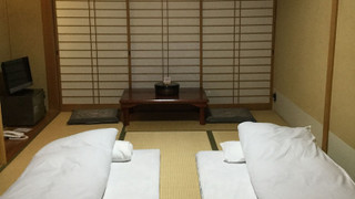 川原樋川沿い和室 広さお任せ (Wi-Fi無料 / 喫煙可)