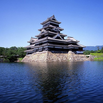 国宝・松本城と城下町をじっくり散策しよう4239323