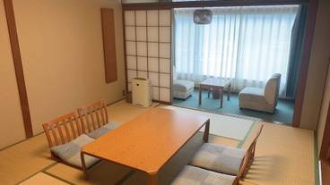 客室 / 25