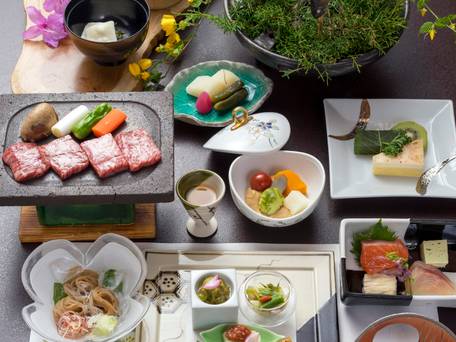 西山温泉 慶雲館 / 4