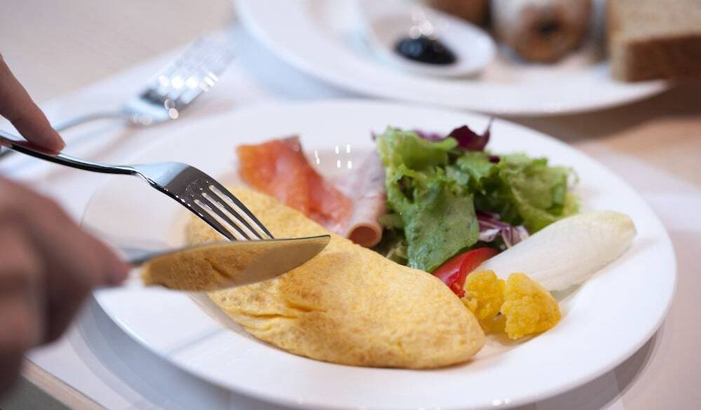 お楽しみの
ビュッフェを満喫！ / 3