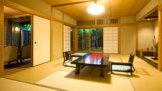 １階【露天風呂+内湯付き】（１２畳+８畳）広縁　箱庭付 [デラックス] [和室] [禁煙] [ガーデンビュー]