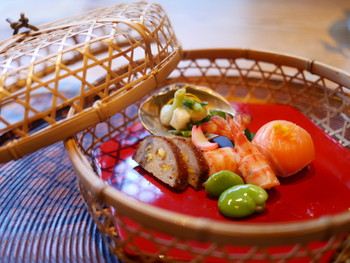 「妙見石原荘 食菜石蔵」 料理 25836237 かご盛りの八寸風。